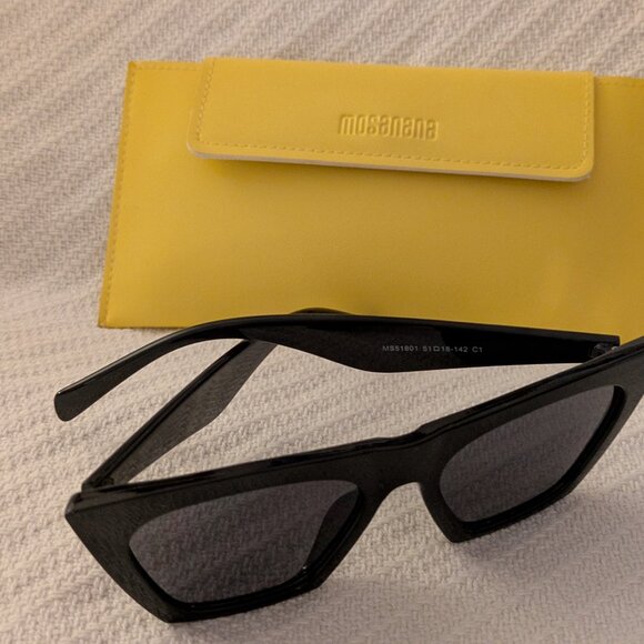 Mosanana Square Cat Eye - Black Sunglasses w/ Case - Picture 3 of 3
